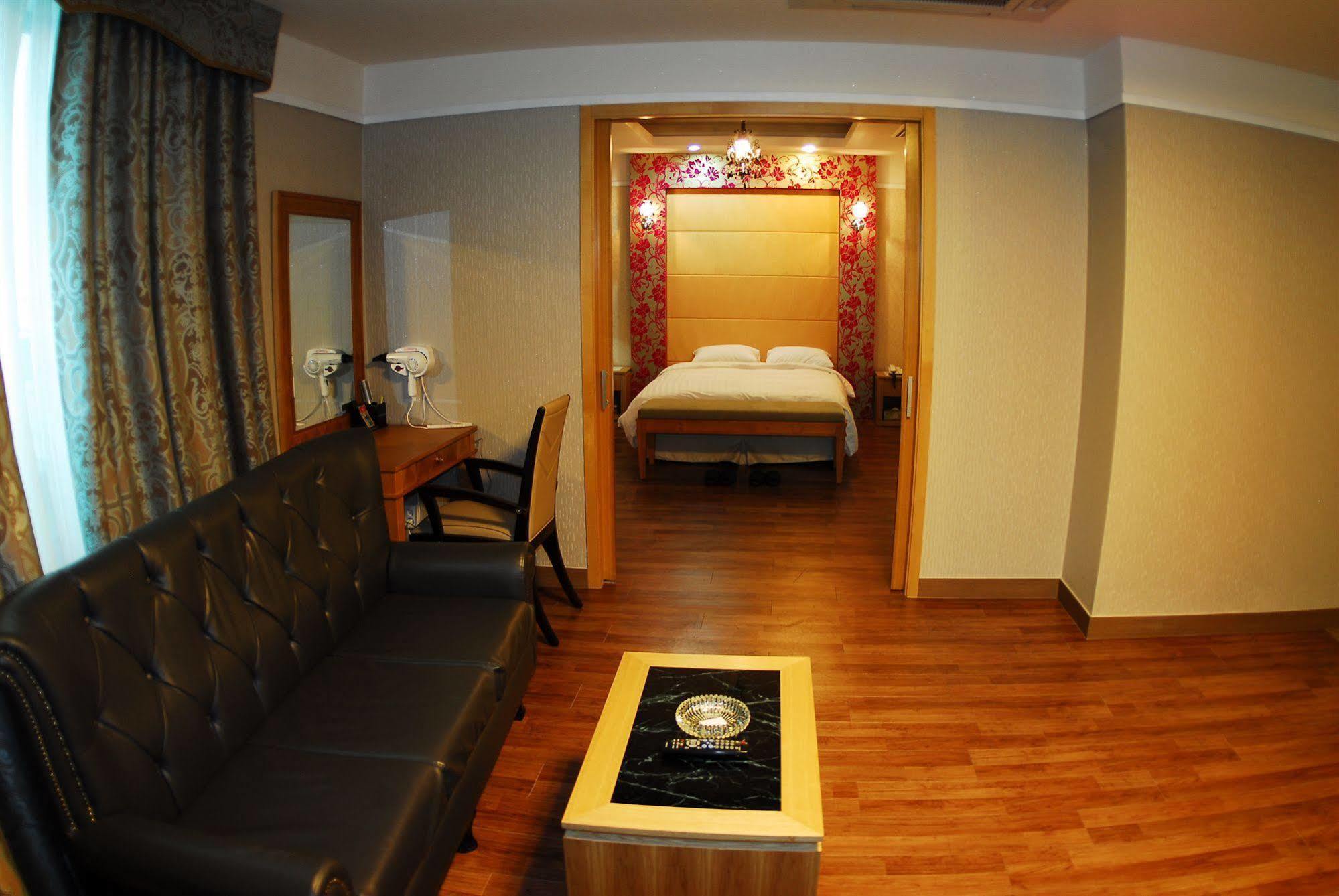 Tae Pyeong Yang Hotel Ансан Экстерьер фото